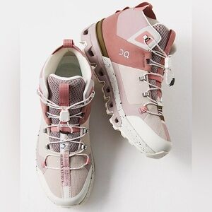 NEW On Cloudtrax In Rose / Ivory Size 10- 10.5